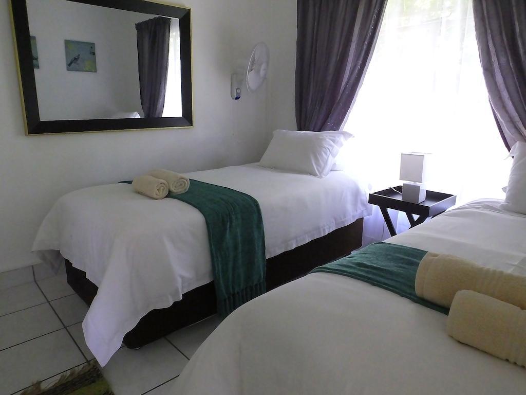 Sunshine Self Catering Apartment Mbombela Room photo