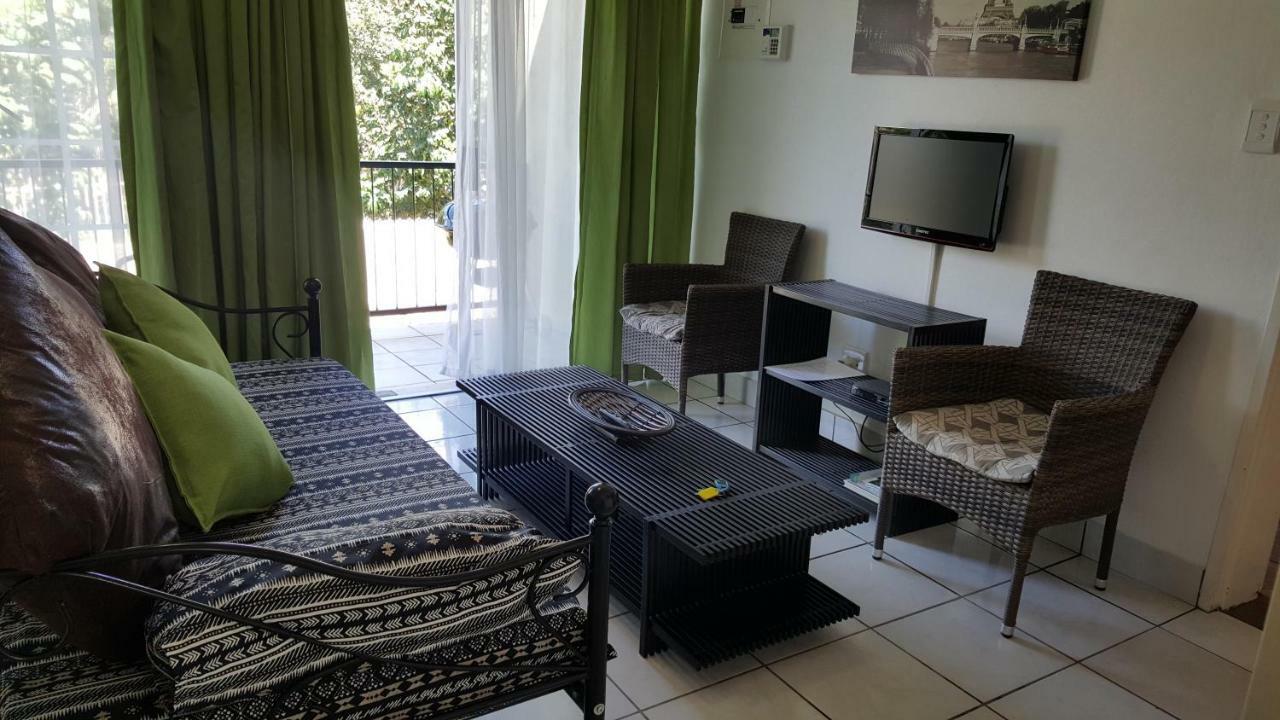 Sunshine Self Catering Apartment Mbombela Exterior photo